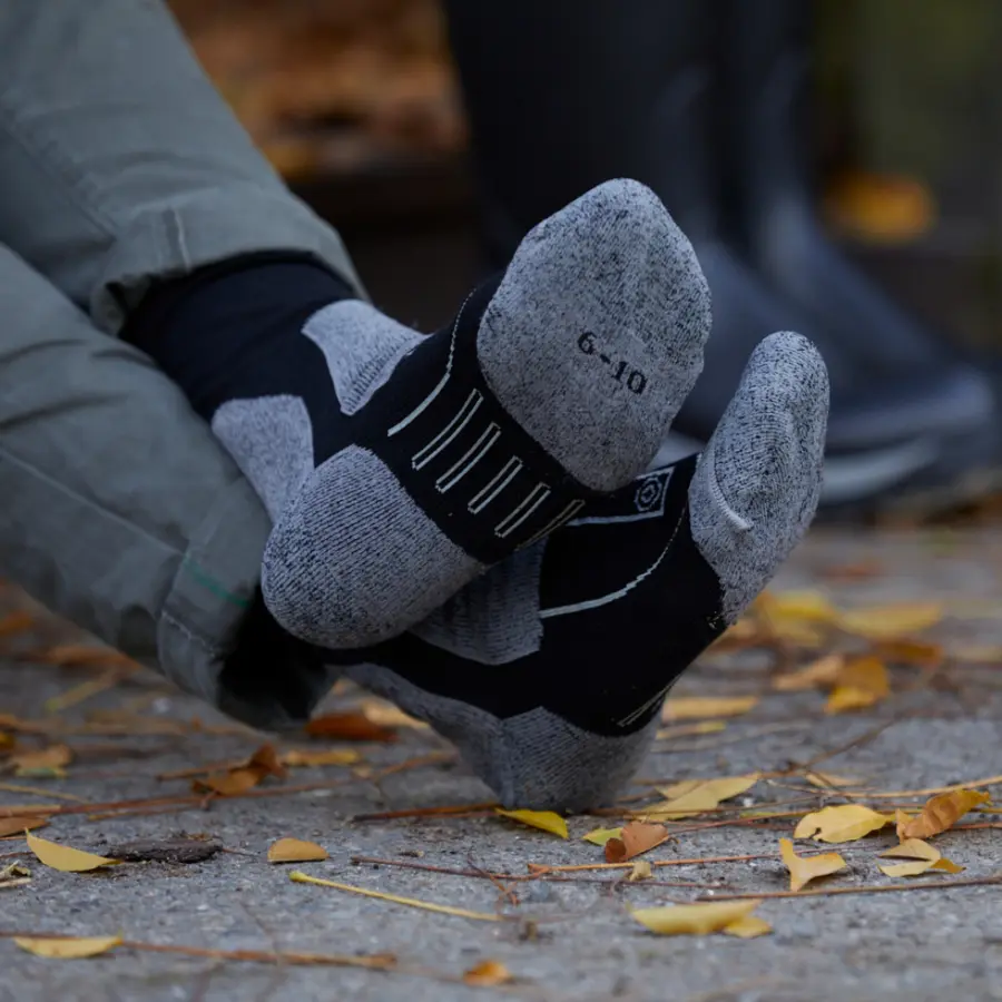 Quatro sock hover