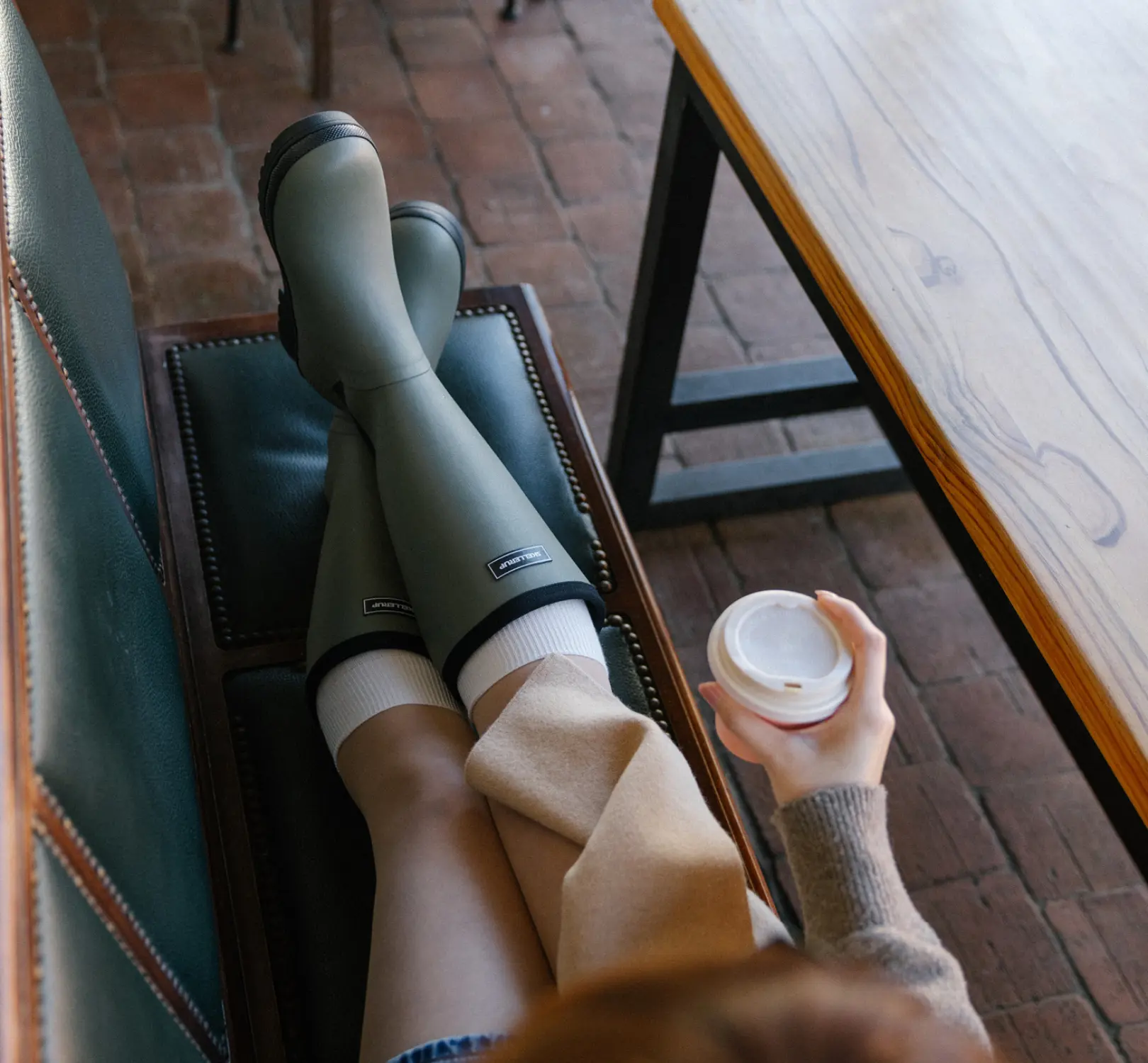 Stockist knee images2